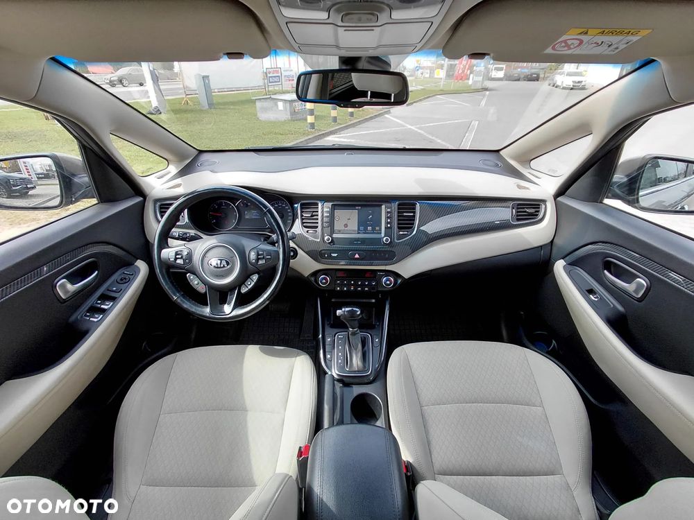 Kia Carens 1.7 CRDi Business Line 7DCT - 12