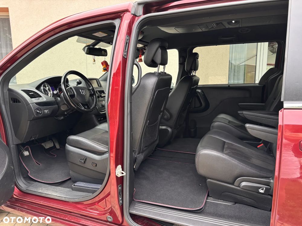 Dodge Grand Caravan 3.6 R/T - 8