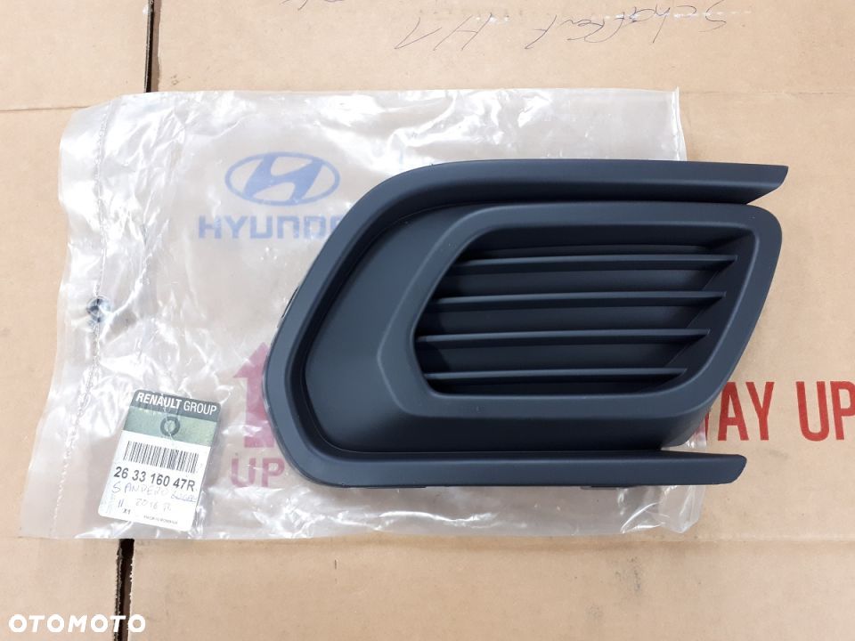 Dacia Sandero Logan 16- Zaślepka Halogenu Kratka R - 1