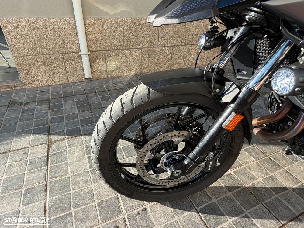 BMW F 750 GS Triple Black - 17