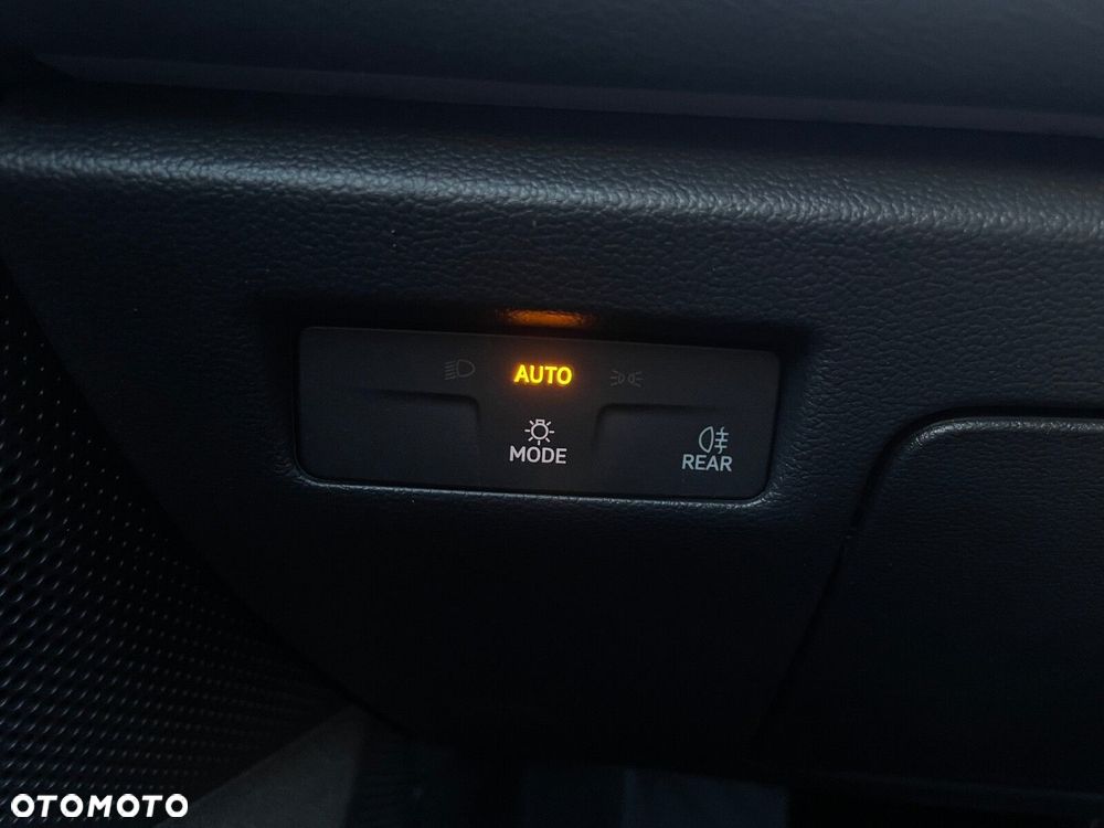 Volkswagen Passat Variant 1.5 TSI ACT mHEV Business DSG - 40