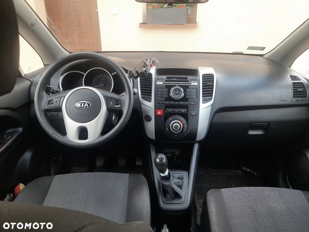 Kia Venga - 4