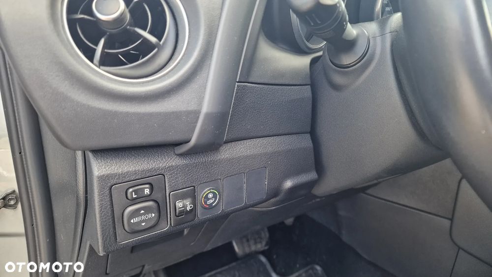 Toyota Auris - 16