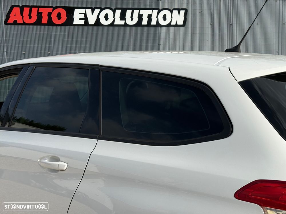 Peugeot 308 SW 1.6 HDi Premium - 24