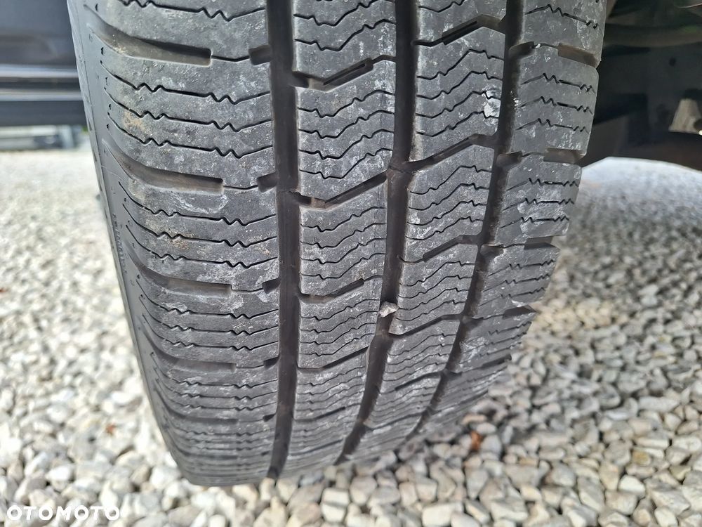 Nissan Qashqai+2 2.0 Acenta - 32