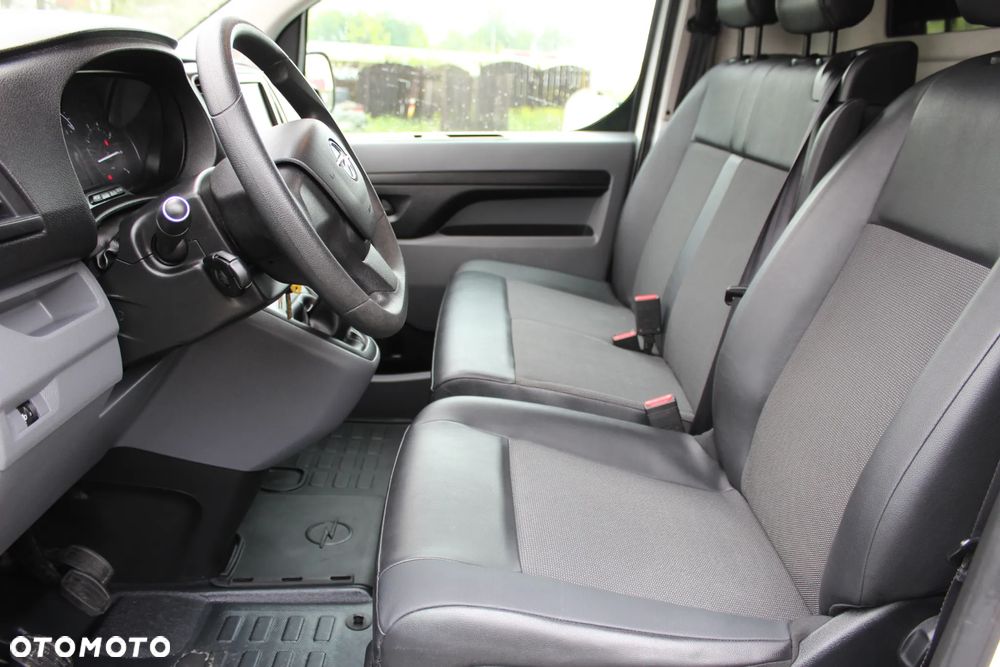 Opel Vivaro - 18