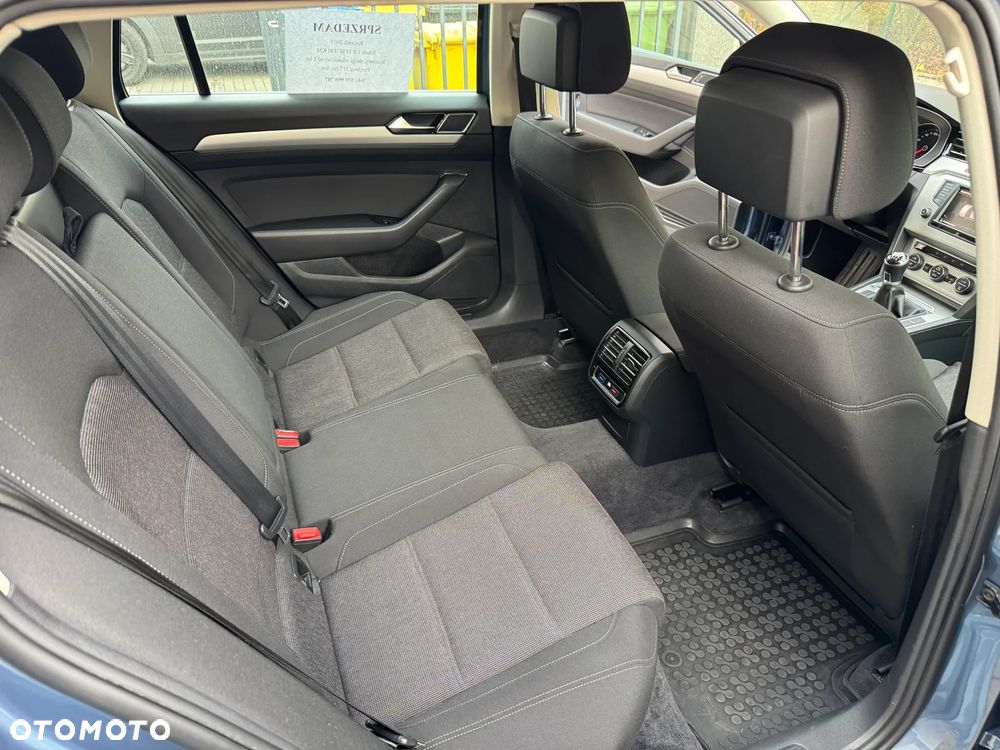 Volkswagen Passat 1.8 TSI BMT Comfortline - 16