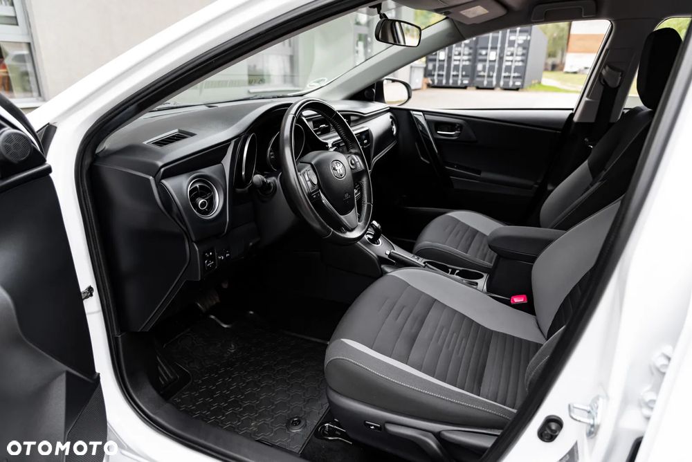 Toyota Auris 1.8 HSD Luna - 19
