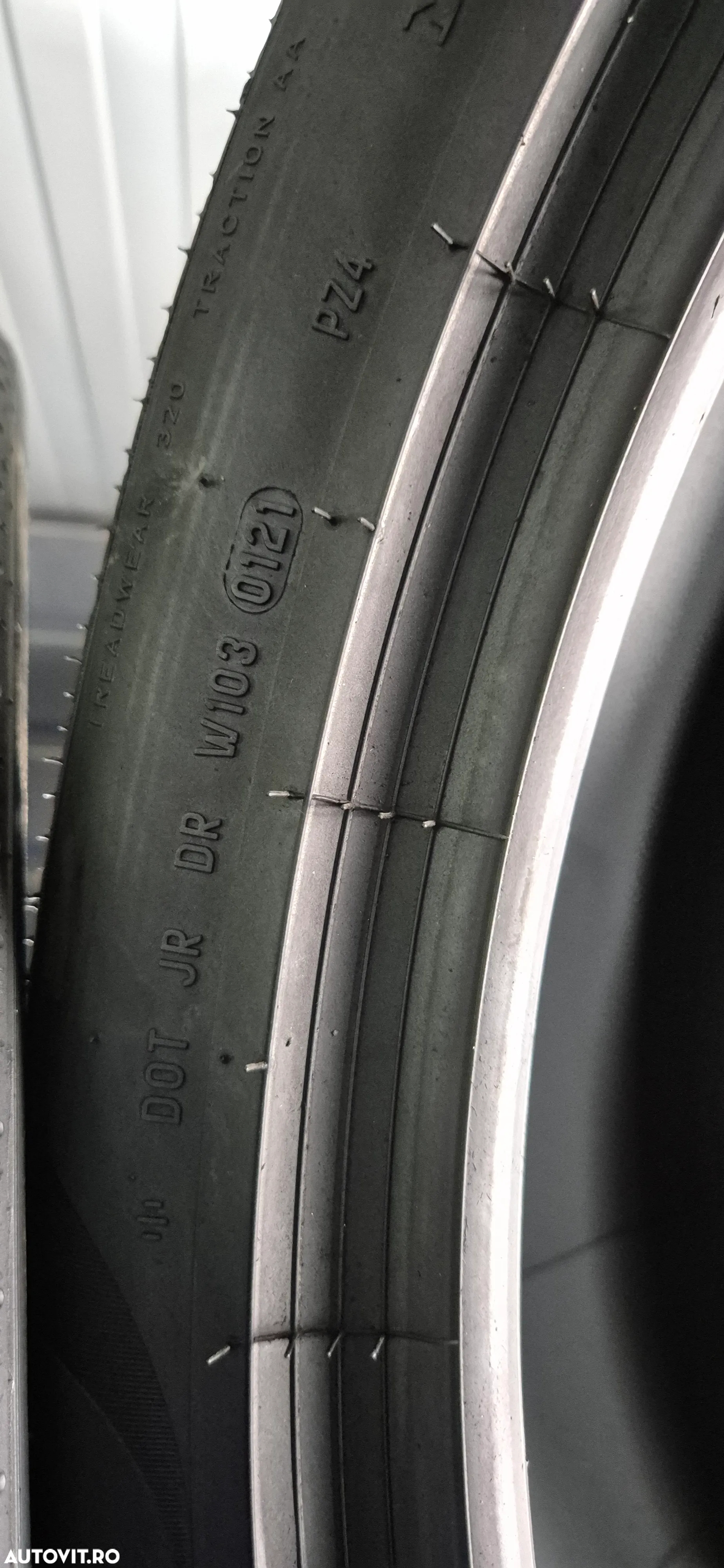 255 45 20, 285 40 21, 285 40 22, 325 35 22 - 12