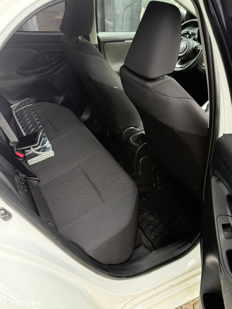 Toyota Yaris 1.5 L Active - 12