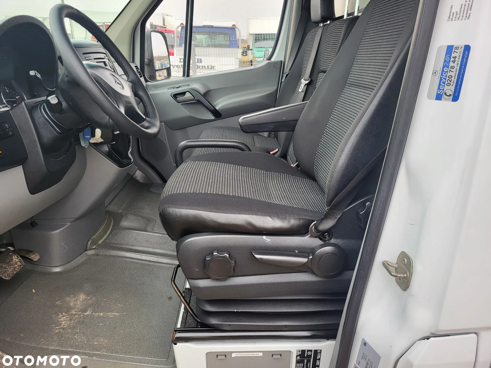Mercedes-Benz Sprinter - 15