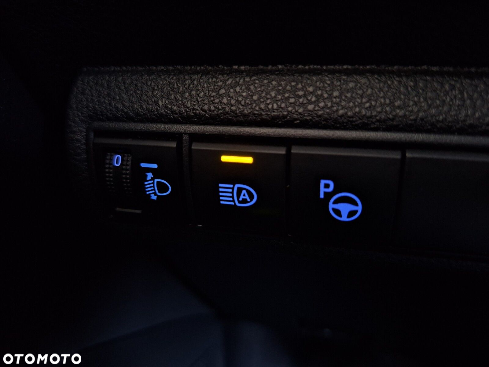 Toyota Corolla 1.8 Hybrid Comfort - 37