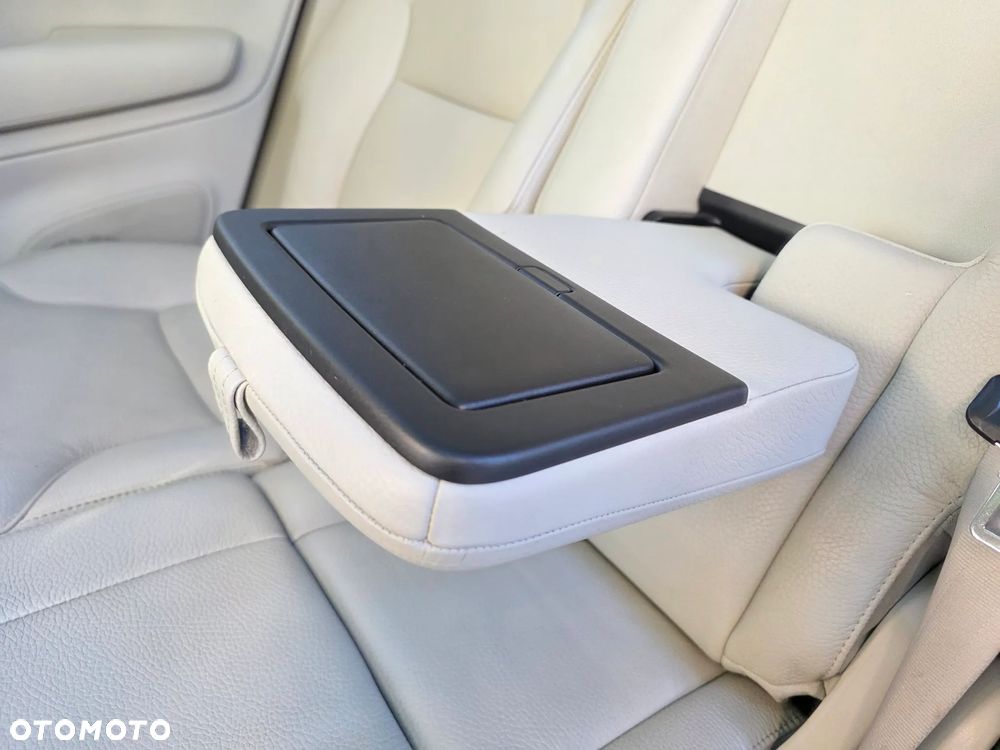 Volvo XC 90 T6 AWD Momentum 7os - 24