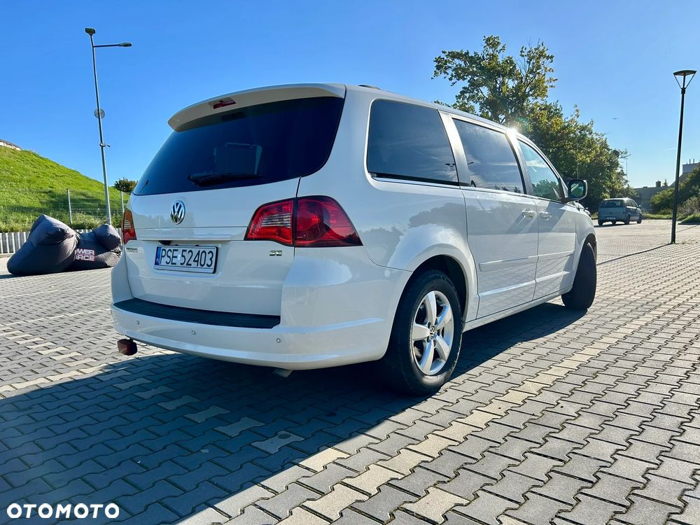 Volkswagen Routan - 3