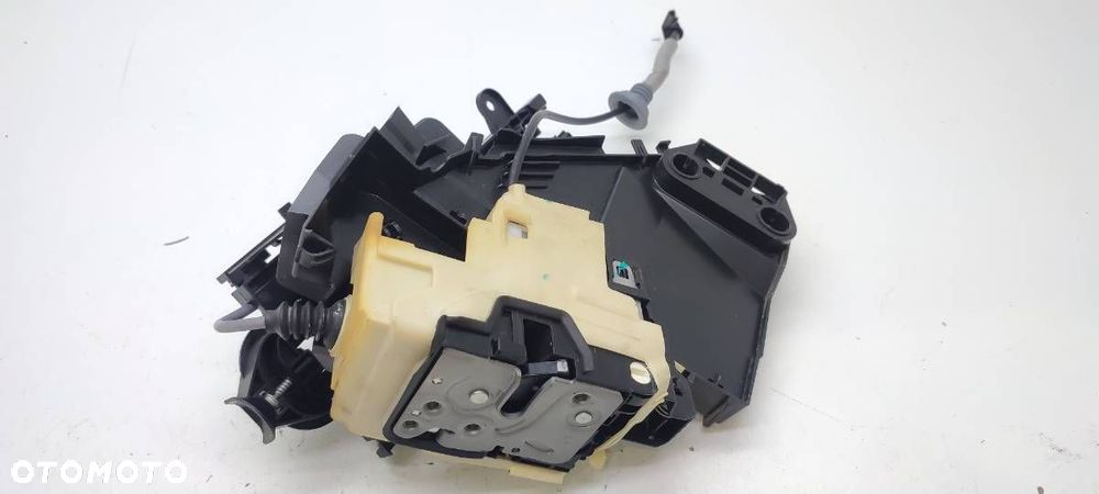 ZAMEK TYŁ TYLNY LEWY DZRWI VOLVO S90 II 32131410