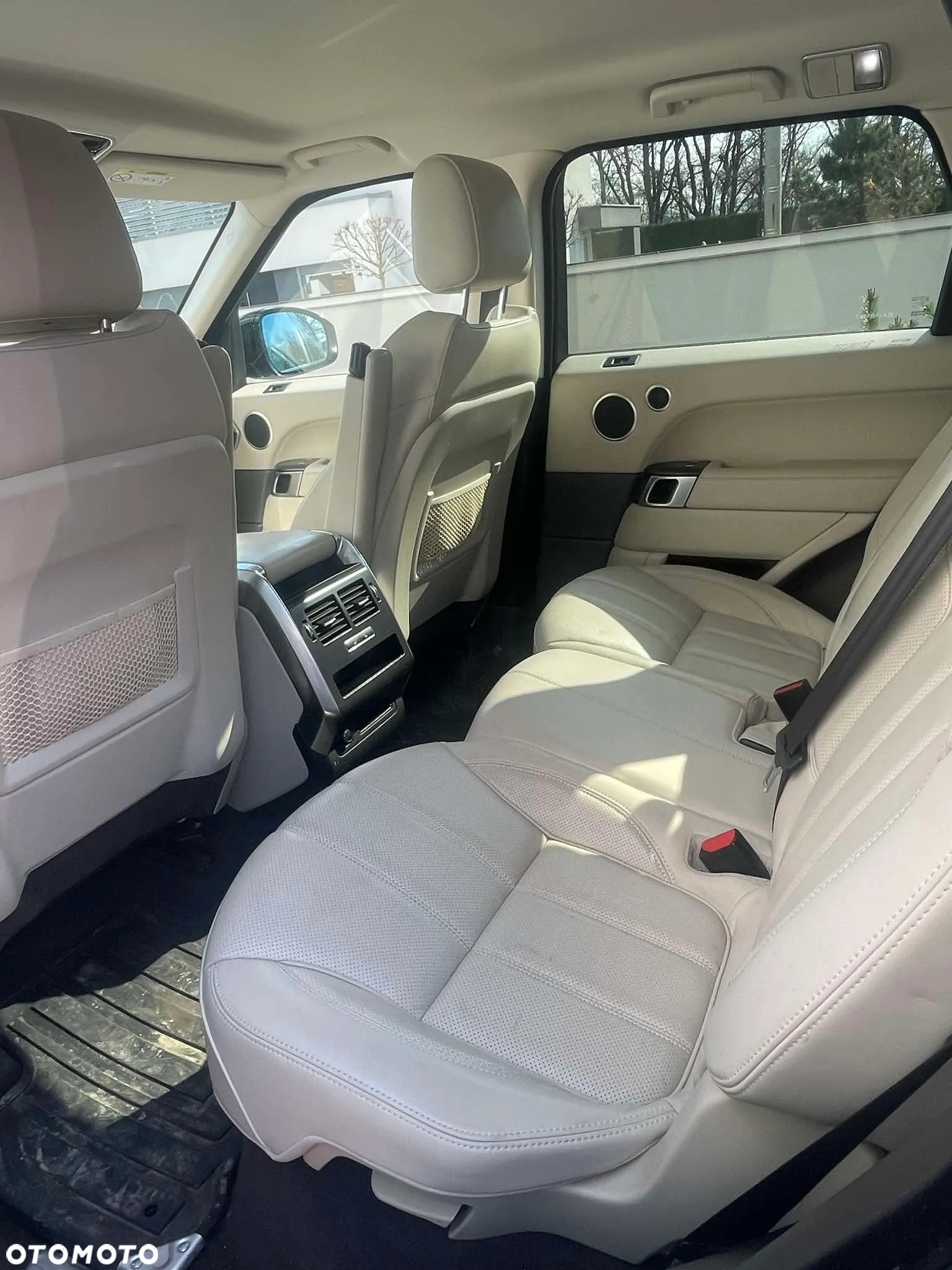 Land Rover Range Rover Sport D250 (SDV6) HSE - 11