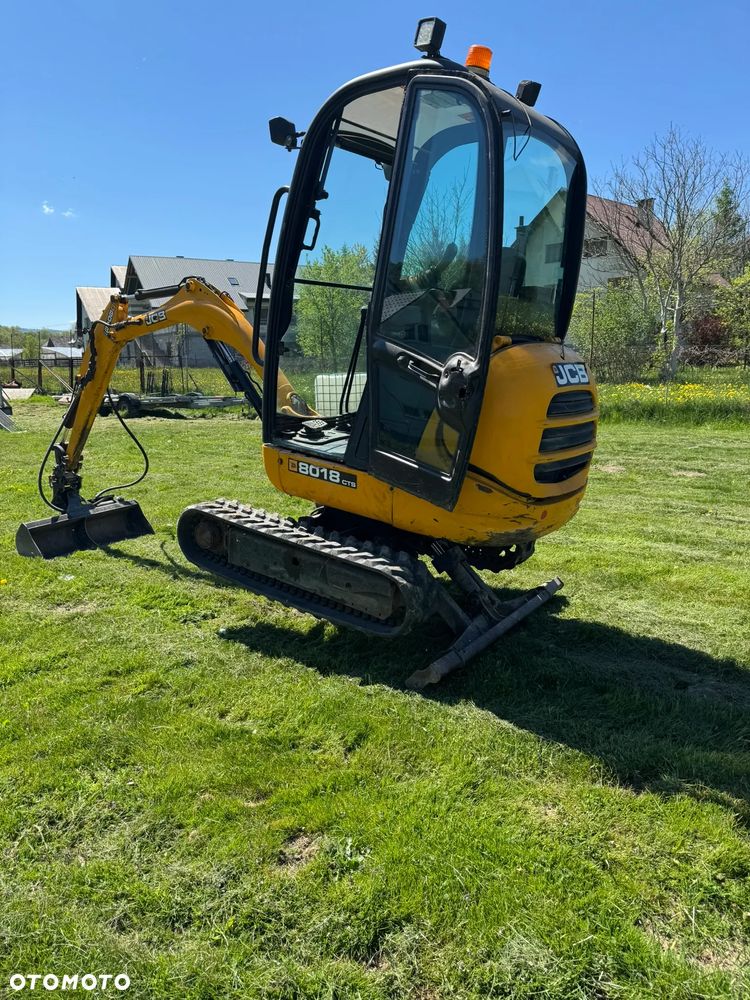 JCB 8018 - 3
