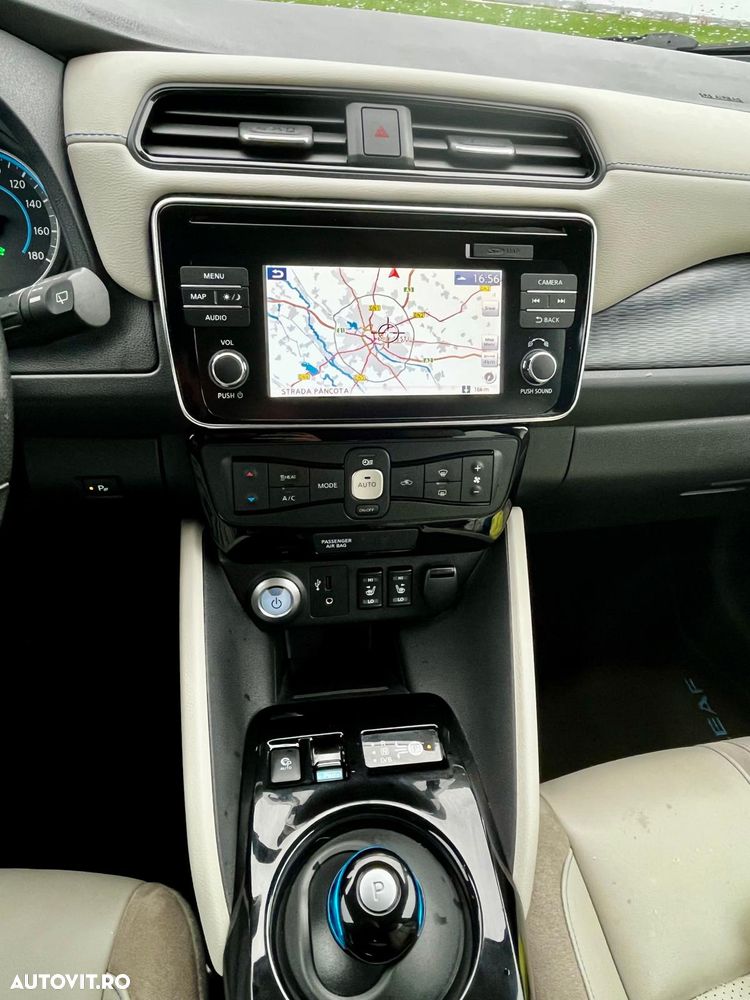 Nissan LEAF 40 kWh Tekna - 17