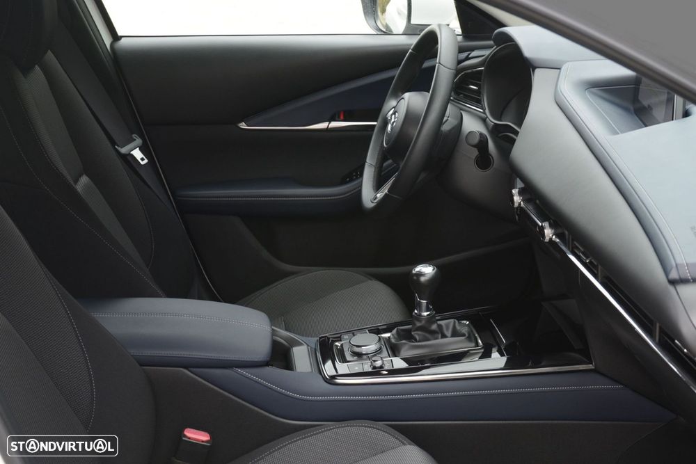 Mazda CX-30 1.8 Sky-D Evolve i-Active - 28