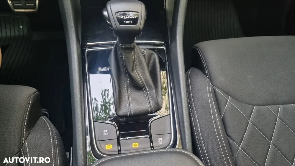 Skoda Karoq 2.0 TSI 4X4 DSG Sportline - 18