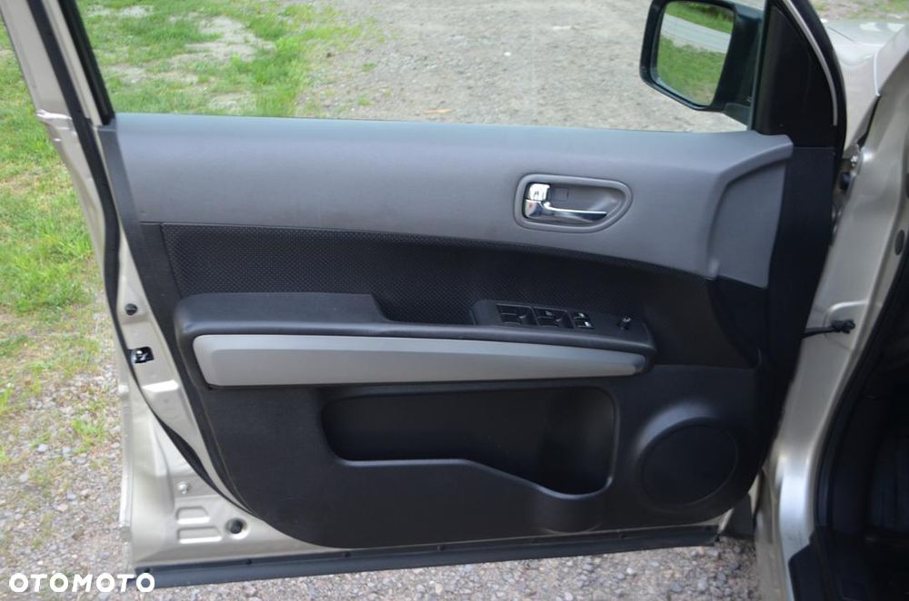 Nissan X-Trail 2.0 SE - 24