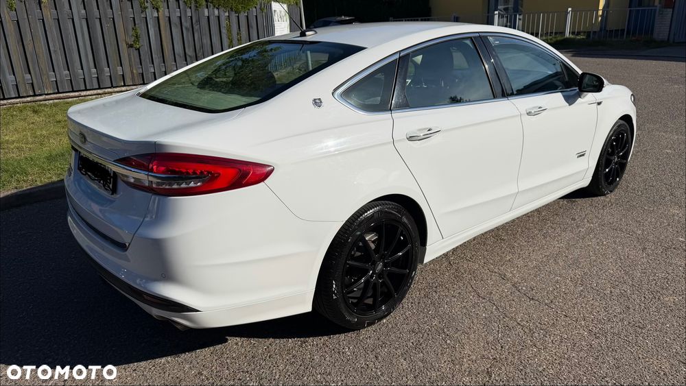 Ford Fusion - 4