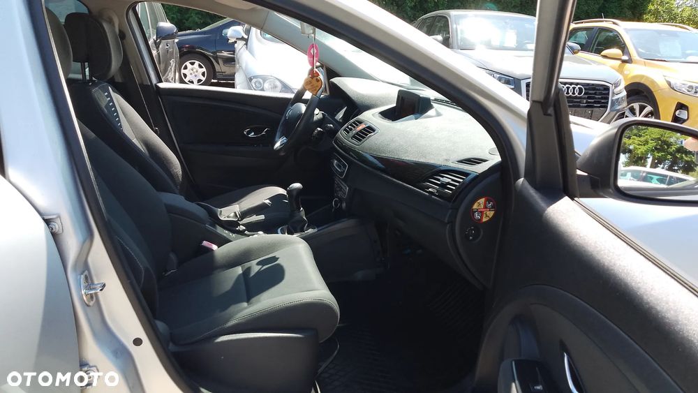 Renault Megane dCi 90 FAP Paris - 16
