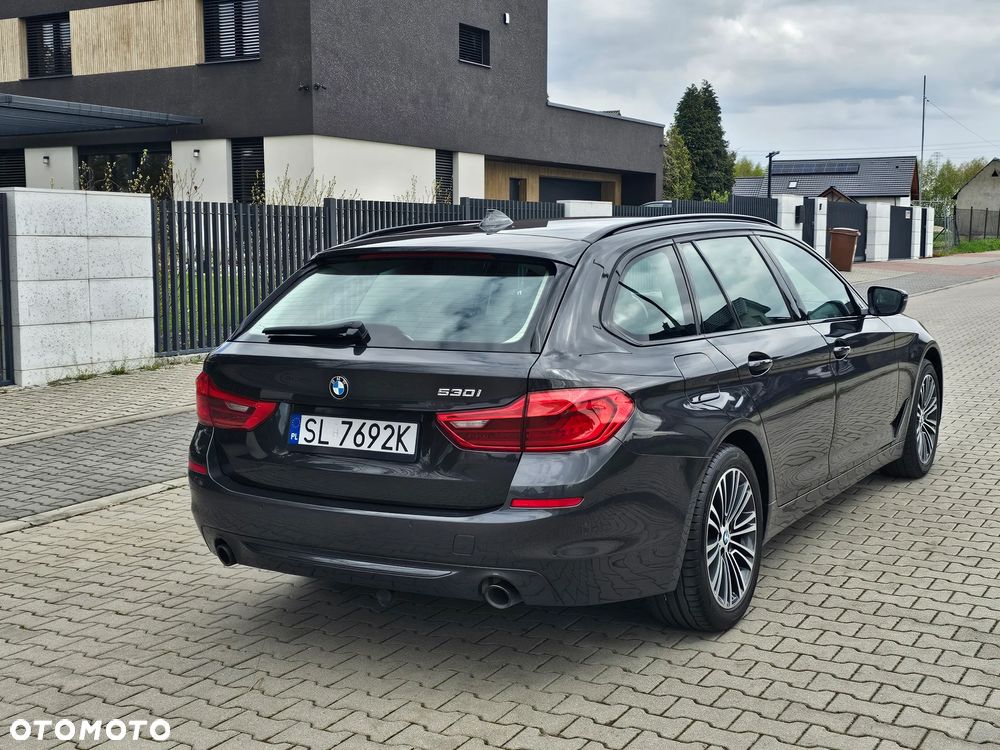 BMW Seria 5 530i Sport Line - 6