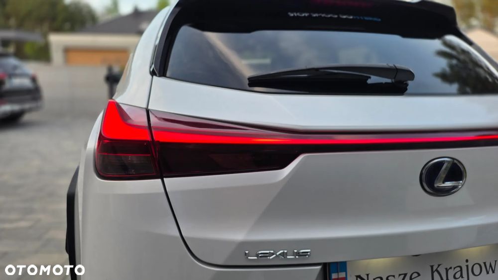 Lexus UX 250h GPF F Impression 2WD - 33