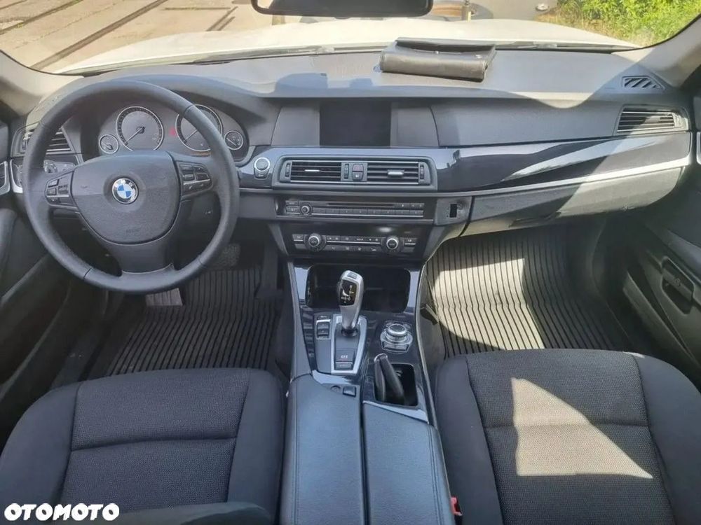 BMW Seria 5 530d xDrive - 4