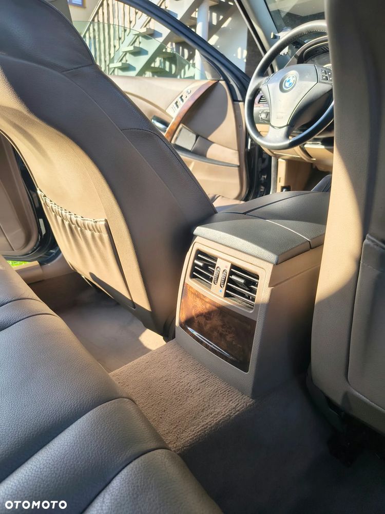 BMW Seria 5 525d - 29