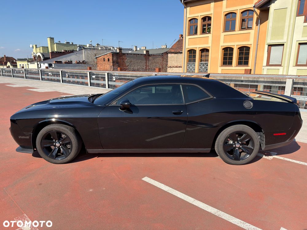 Dodge Challenger - 9