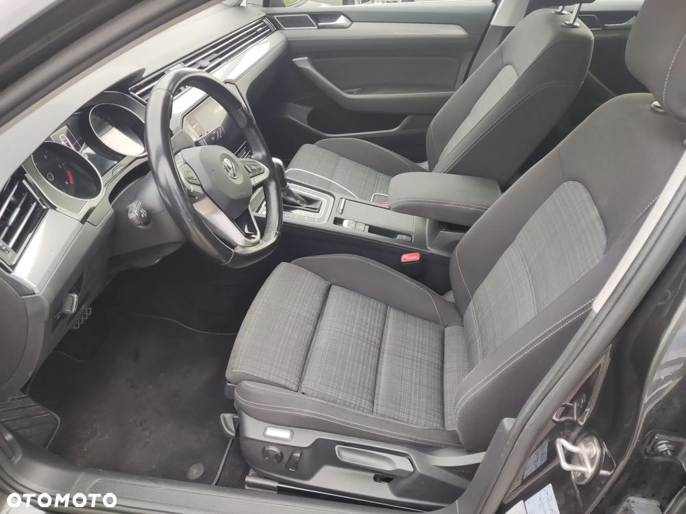 Volkswagen Passat 2.0 TDI EVO Business DSG - 9