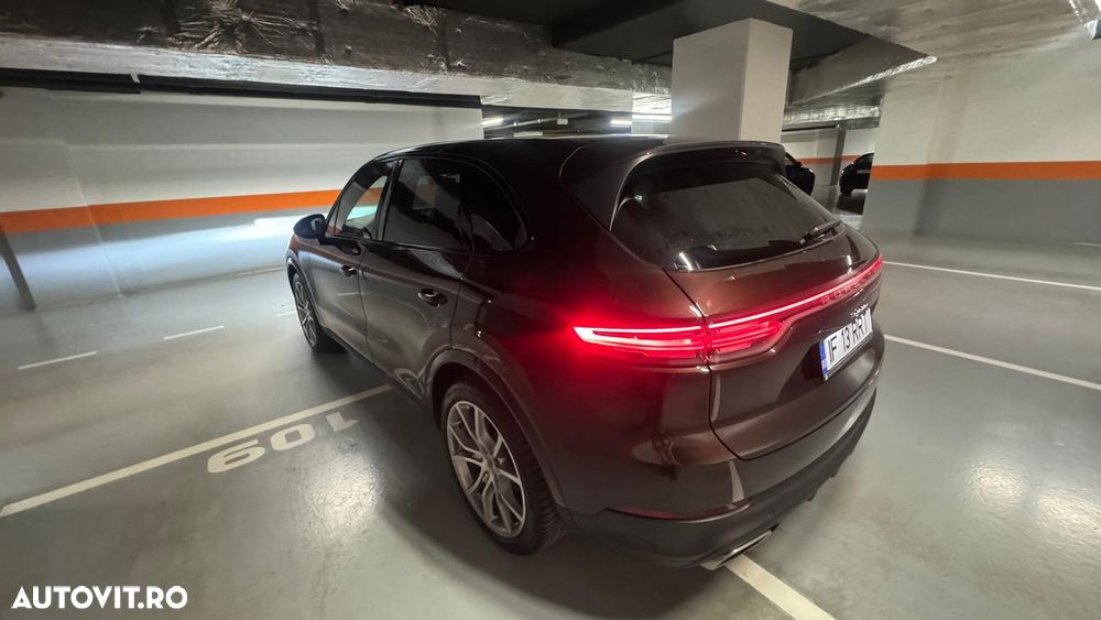 Porsche Cayenne Standard - 2