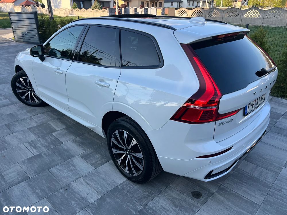 Volvo XC 60 B4 D AWD Plus Dark - 20