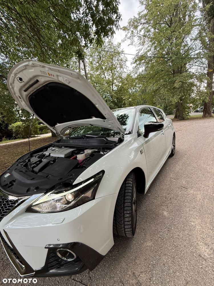 Lexus CT - 6