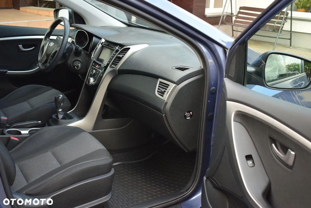 Hyundai i30 1.4 Intro Edition - 10