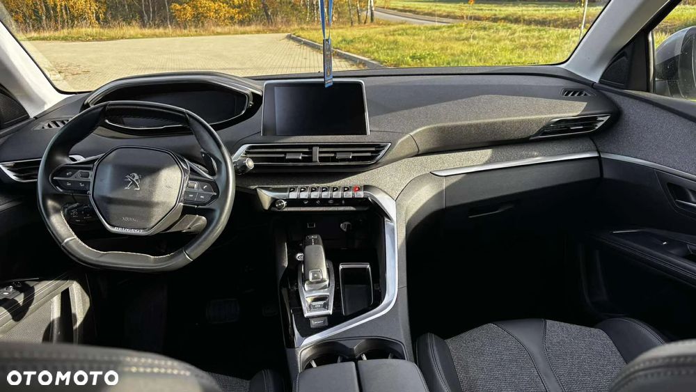 Peugeot 5008 1.2 PureTech Allure Pack S&S EAT8 - 17