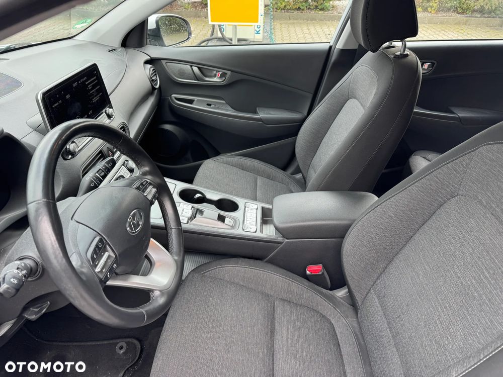 Hyundai Kona Electric 64kWh Premium - 11