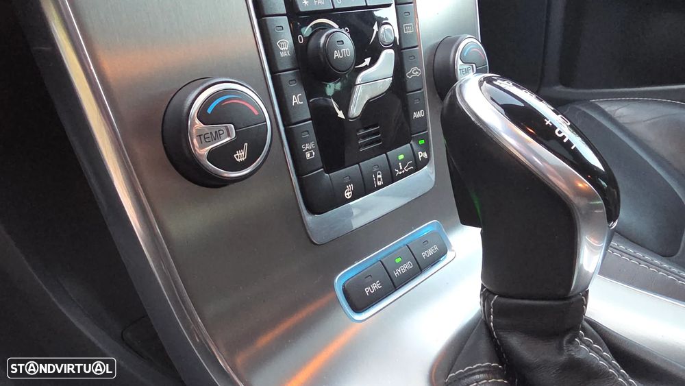 Volvo V60 D6 Plug-In-Hybrid AWD Geartronic Summum - 32