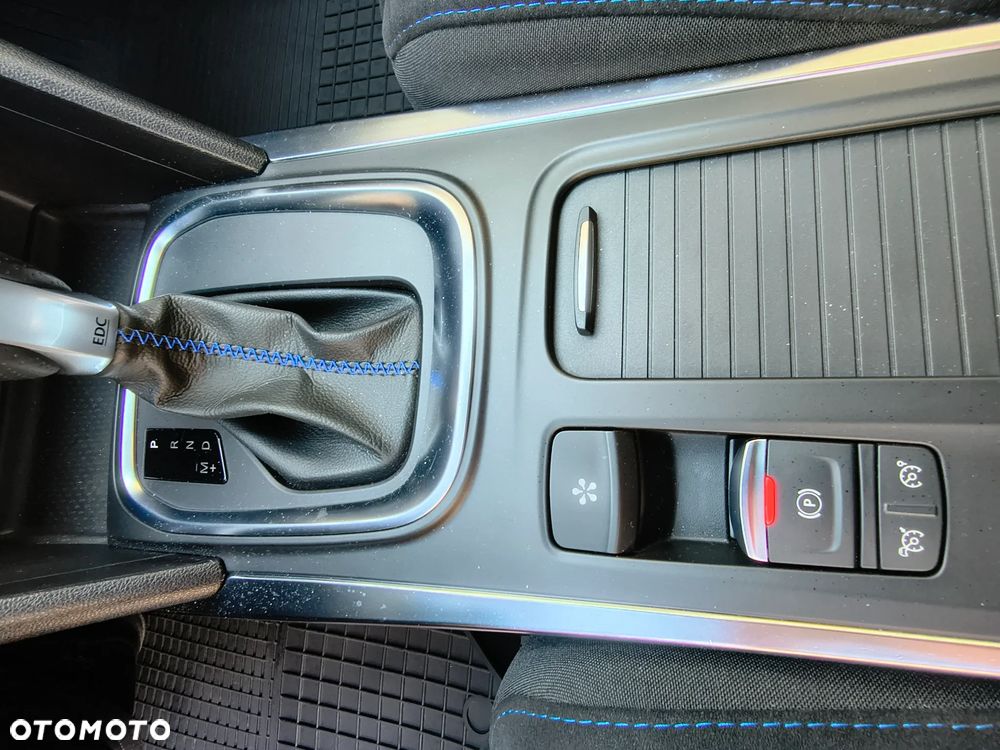 Renault Megane ENERGY TCe 205 EDC GT - 22