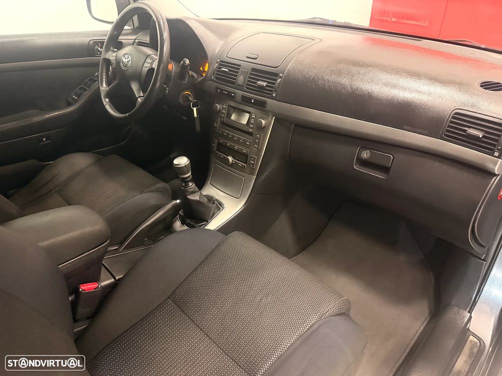 Toyota Avensis SW 2.0 D-4D Sol - 11