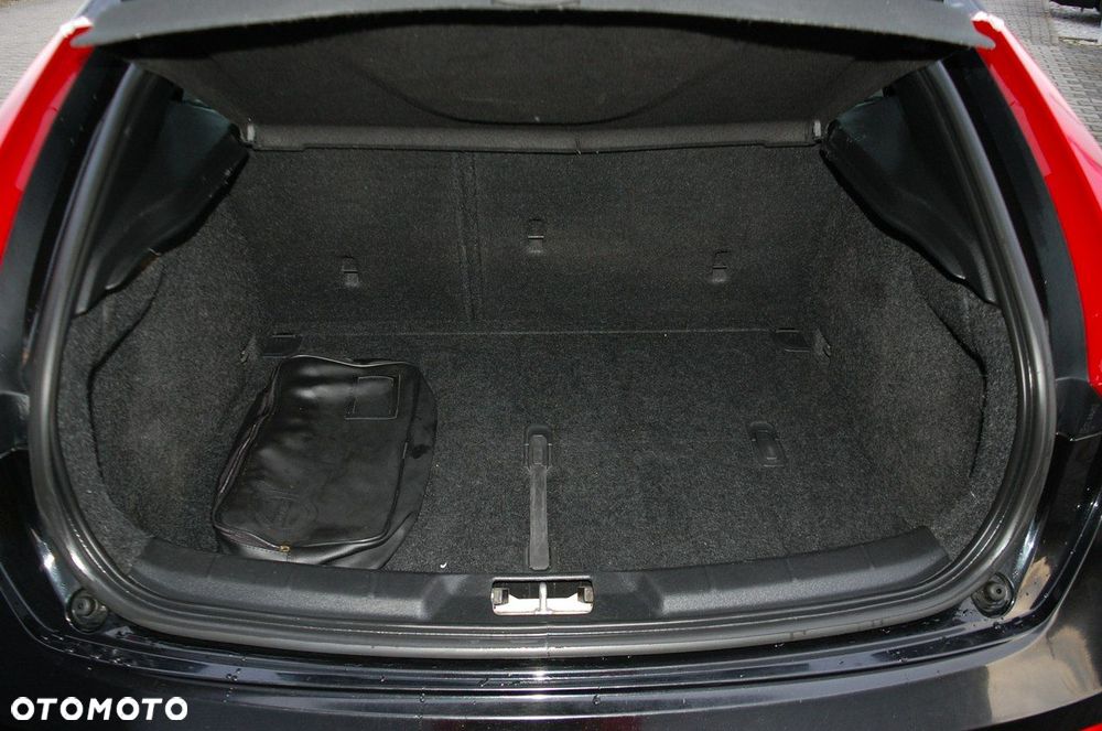 Volvo V40 Cross Country - 27