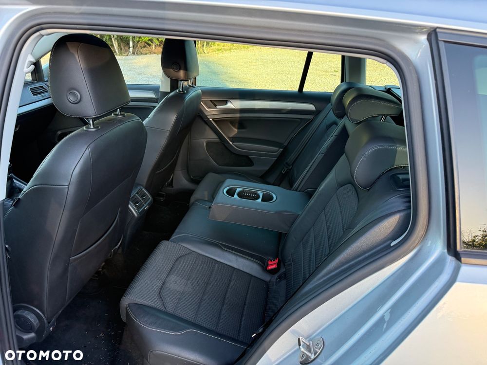 Volkswagen Golf - 17