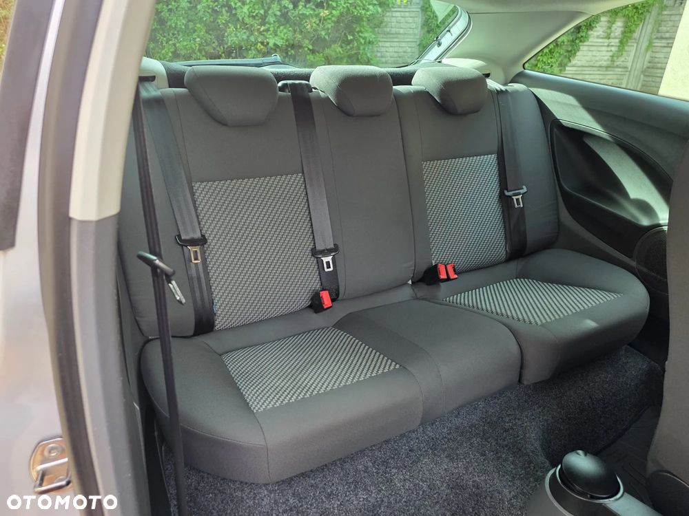 Seat Ibiza SC 1.4 16V Reference - 11