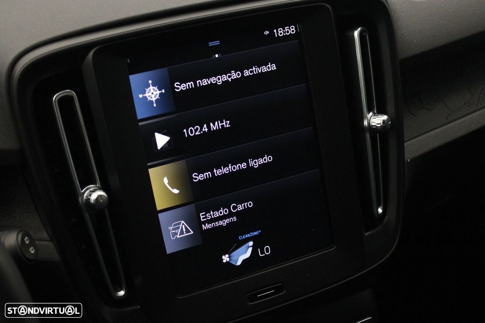 Volvo XC 40 1.5 T2 Momentum Core — fotografia 13