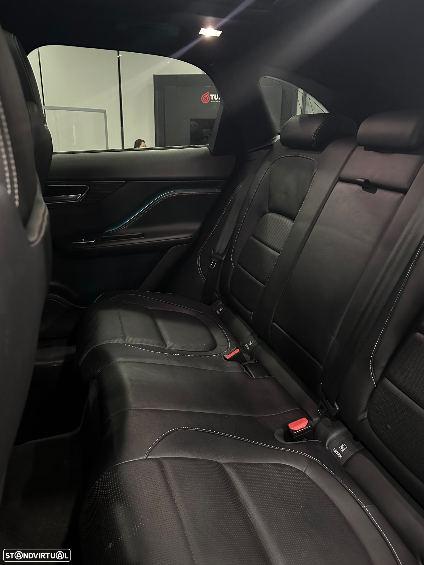 Jaguar F-Pace 2.0 D200 AWD R-Dynamic SE - 13