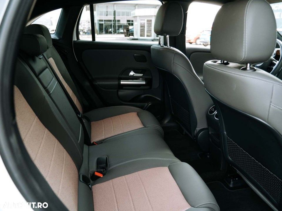 Mercedes-Benz EQA 300 4MATIC - 16