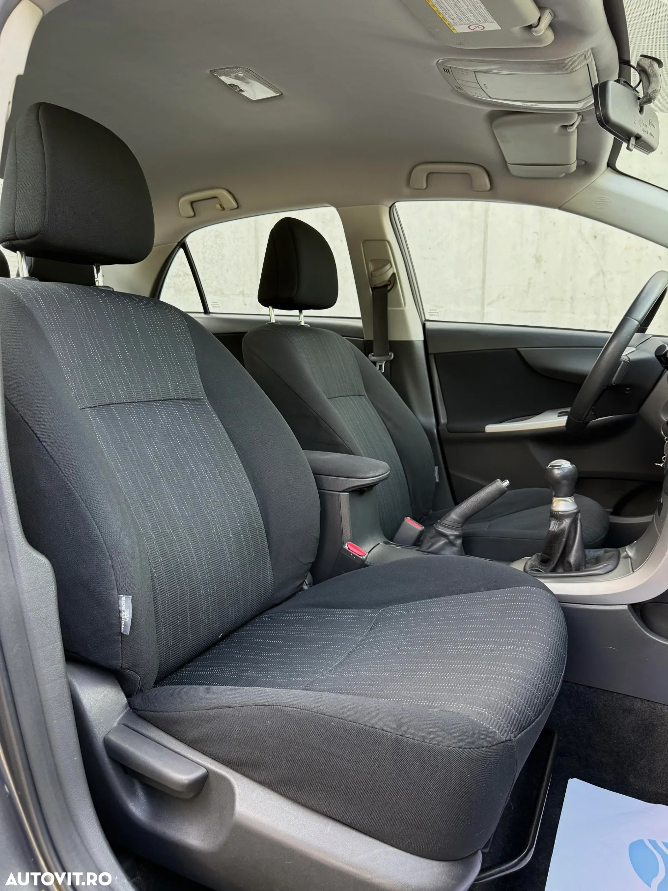Toyota Corolla 1.4 Sdn. Terra - 13