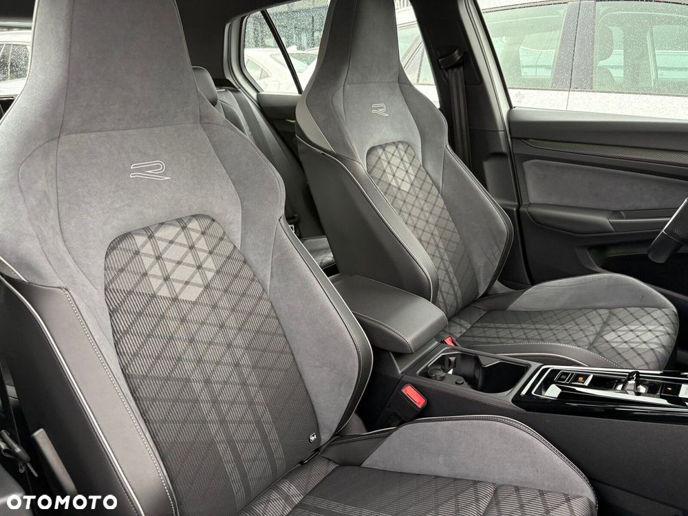Volkswagen Golf - 18
